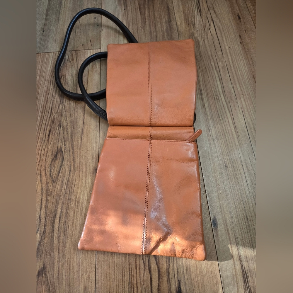 Cleo & Patek Paris Leather saddle crossbody Caramel and Brown straps - Picture 3 of 8